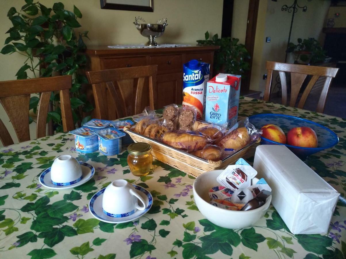 Agriturismo Il Melo Valfabbrica ภายนอก รูปภาพ